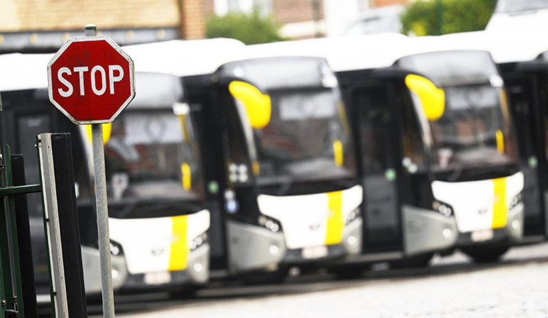 De Lijn mist opnieuw haar halte: amper helft van zwartrijdersboetes geïnd