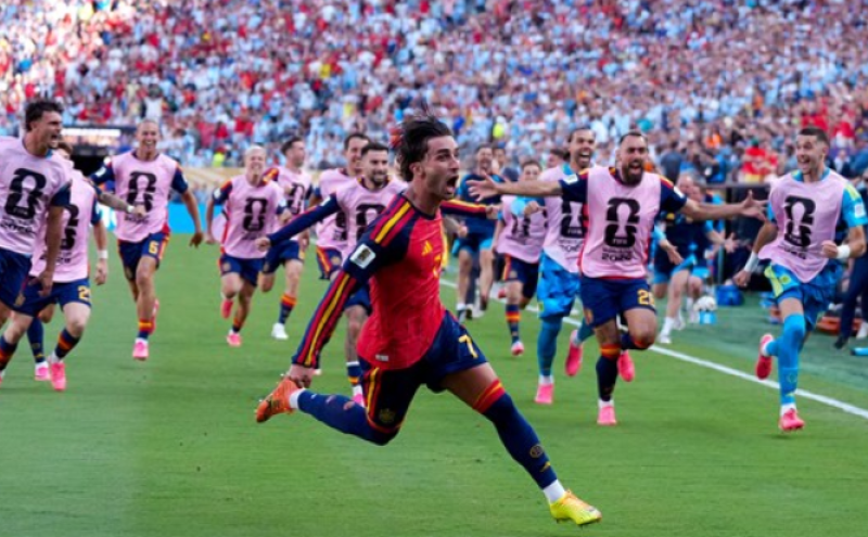 🎥 Spanje kroont zich tot wereldkampioen: heeft Lamine Yamal de kroon van Messi overgenomen?