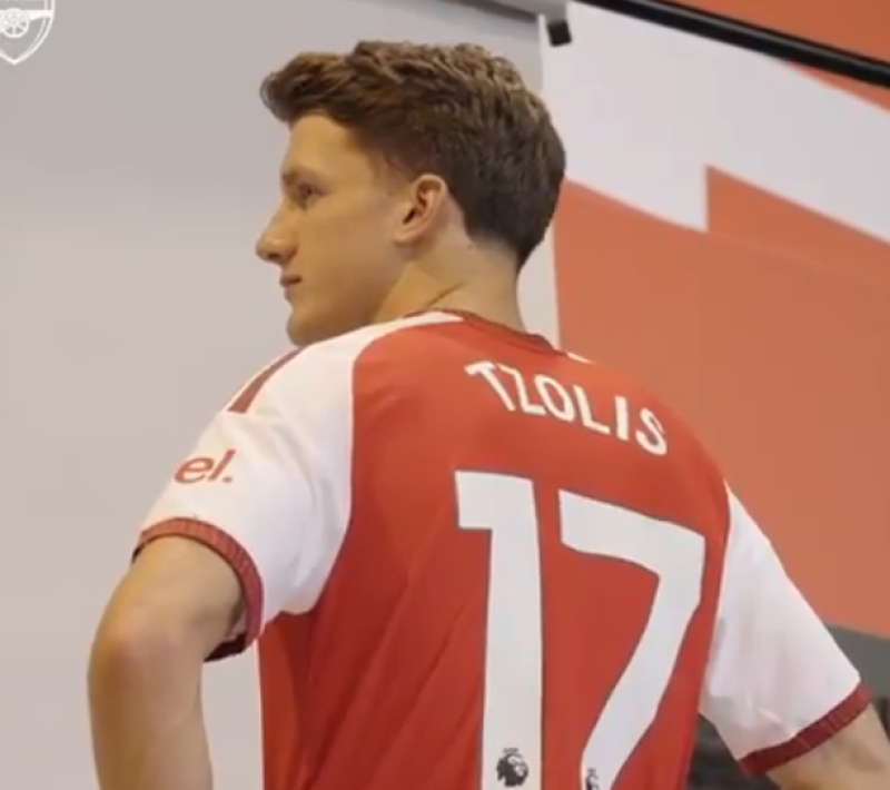 🎥 Het is officieel: Arsenal maakt van Tzolis duurste uitgaande transfer ooit uit België