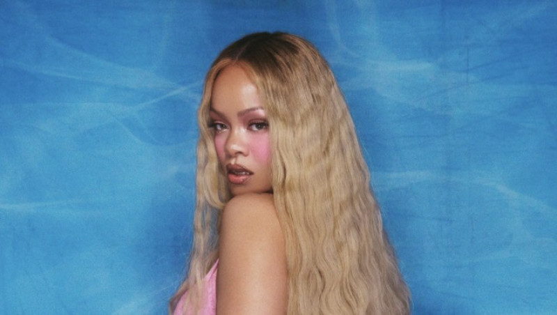 Rihanna laat weinig aan de verbeelding over in pikante lingerieshoot