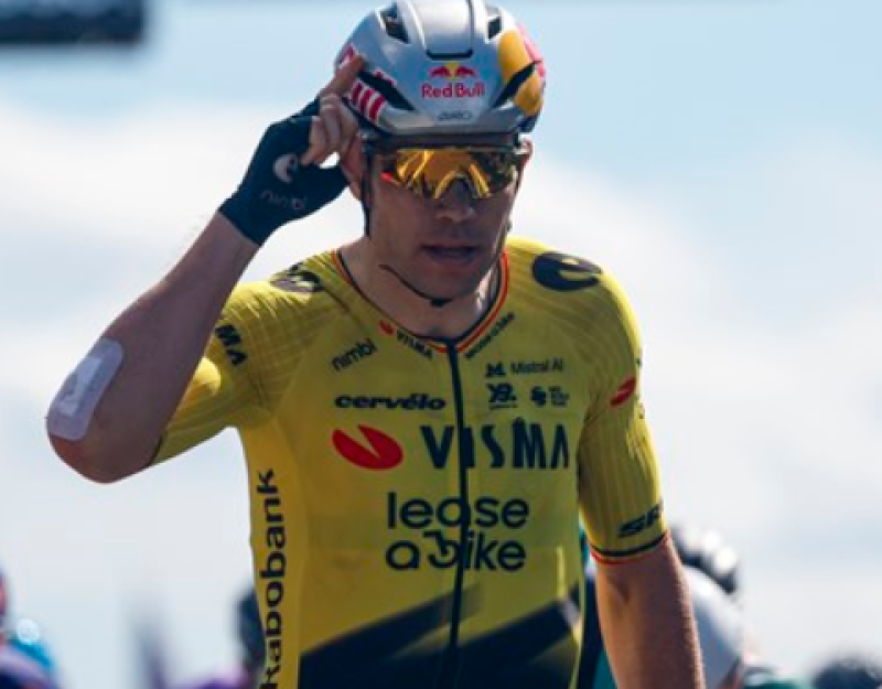 🎥 Valpartij, aanval, sprint: Wout van Aert toont meteen zijn klasse in Denemarken