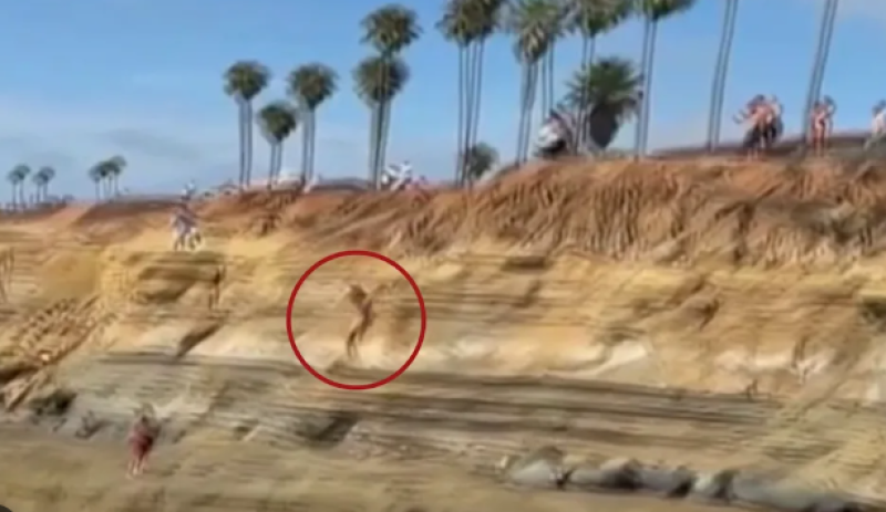 🎥 Huiveringwekkende beelden: tiener valt van beroemde Sunset Cliffs
