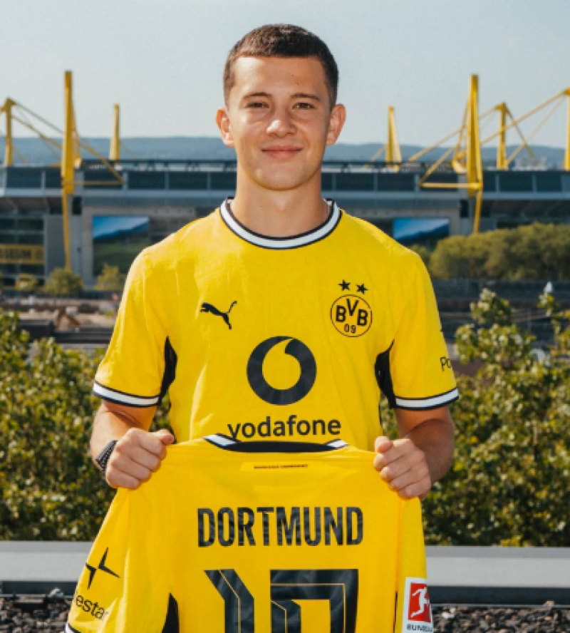 Daar gaat weer een parel: Dortmund legt recordbedrag neer voor Genks toptalent