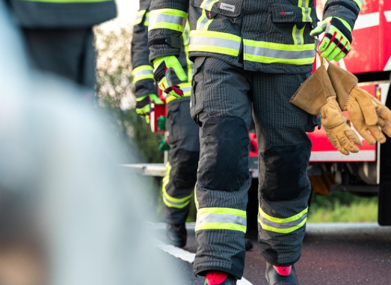 Brand in houtstofberg bij transportbedrijf snel geblust