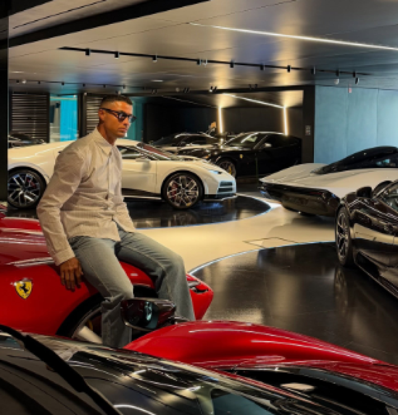 📸 "Mijn speelgoed": de garage van Cristiano Ronaldo is compleet absurd