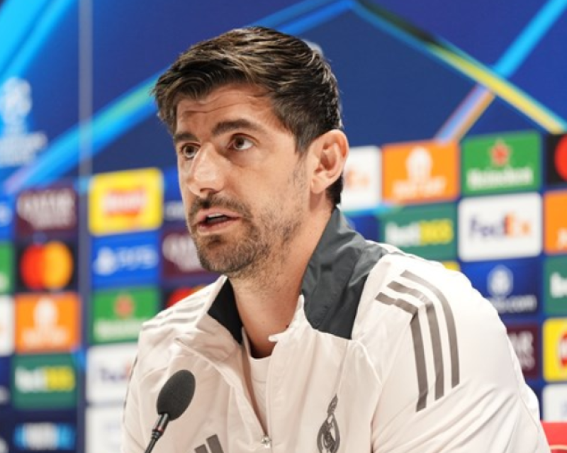 🎥 Courtois spreekt klare taal over Mourinho: "Ik wil weer titels winnen"