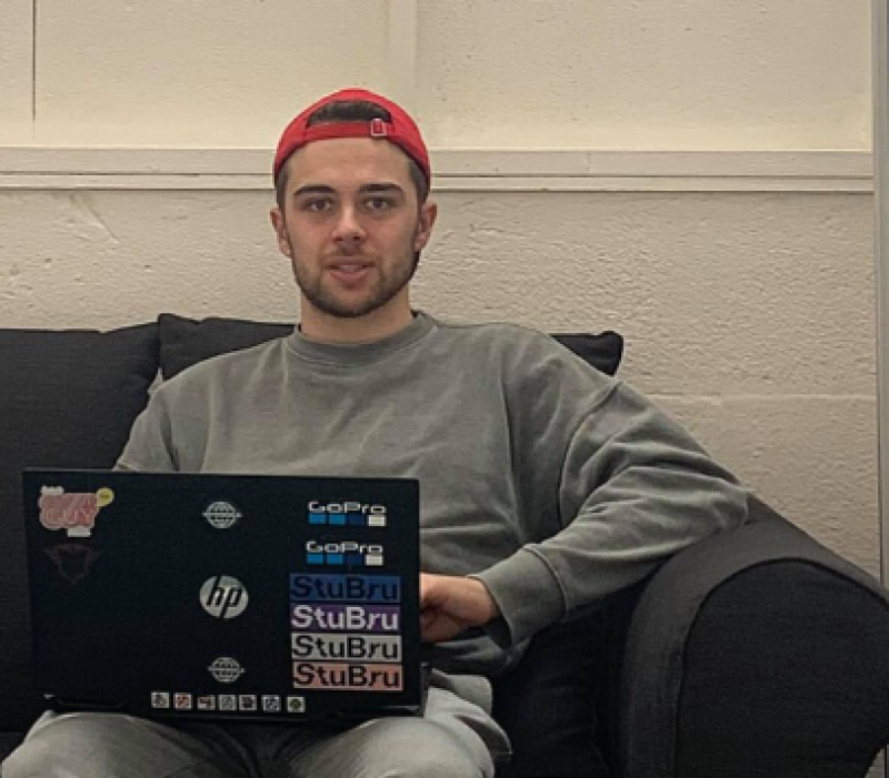 P-magazine onderzoekt: iets meer winst voor firma van online content creator Ender Scholtens