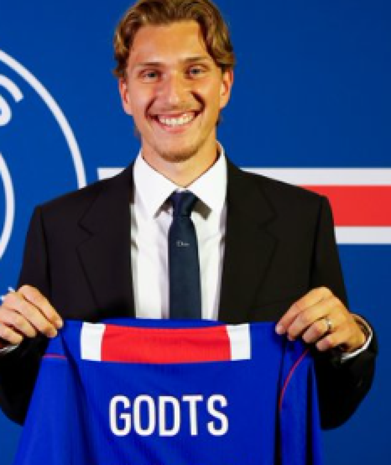 📸 Mika Godts verlaat Ajax voor absolute Europese grootmacht: "Een van de beste clubs ter wereld"