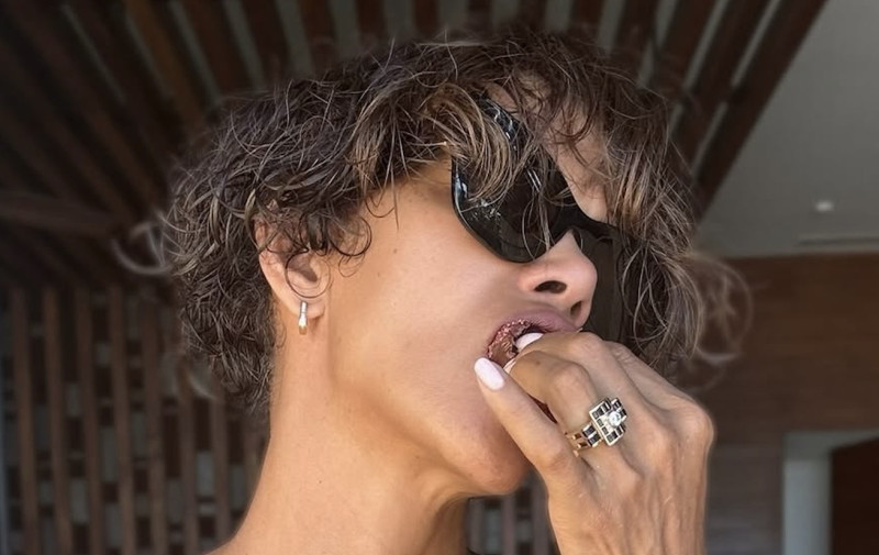 📸 Halle Berry heeft lak aan alles… ook aan kleren