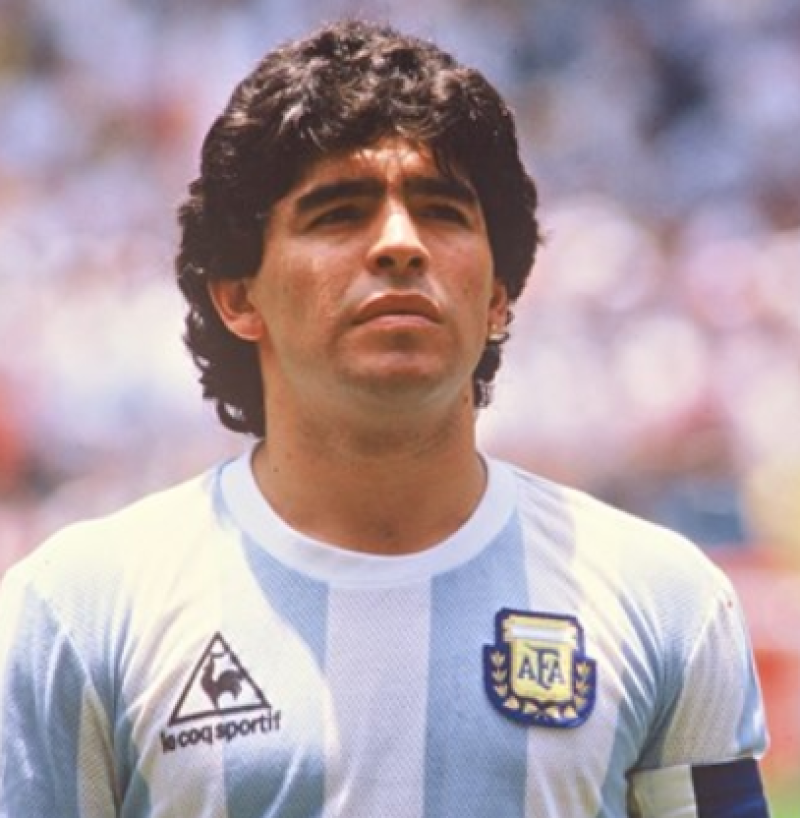 📸 Miljoenen voor beruchte voetbal van Maradona: 'Hand van God' blijkt goud waard