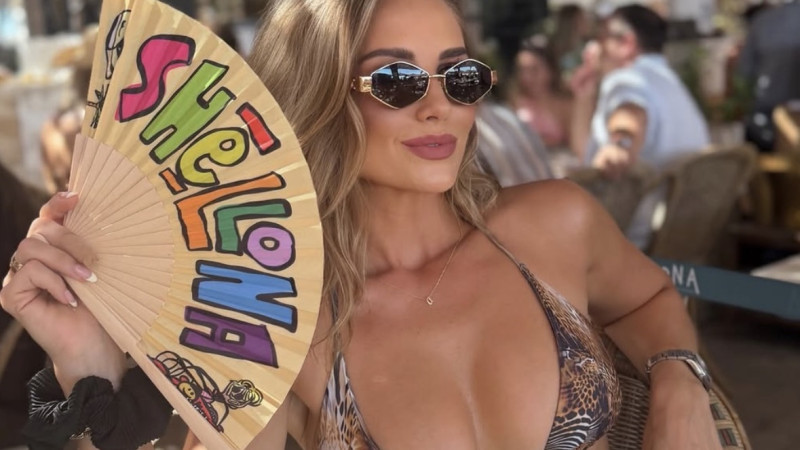 📸 Ravissante chick Amber leeft een spannend leven
