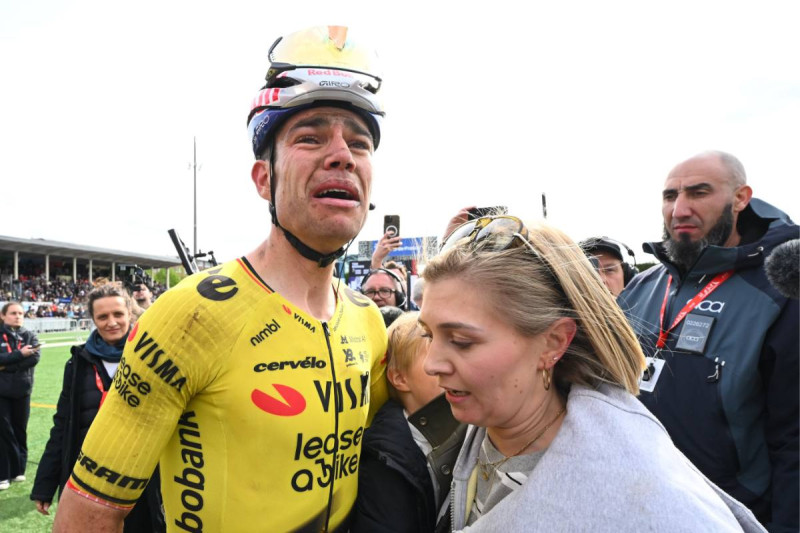 🎥 Pijnlijk voor Wout van Aert: Sarah De Bie veegt zijn imago van ideale huisman van tafel