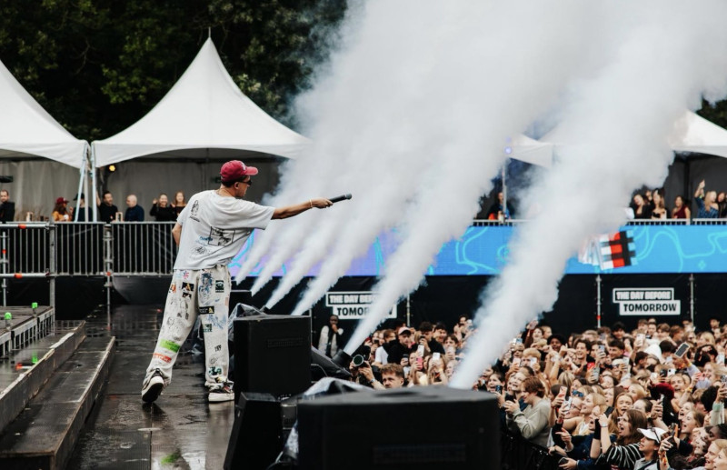 The Day Before Tomorrow werd The Rainy Day Before Tomorrow: 10.000 feestvierders trotseren rotweer