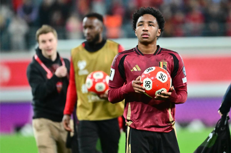 🎥 Iets te letterlijk bij het grof huisvuil gezet? Rode Duivel Malick Fofana beleeft een compleet gestoorde Deadline Day