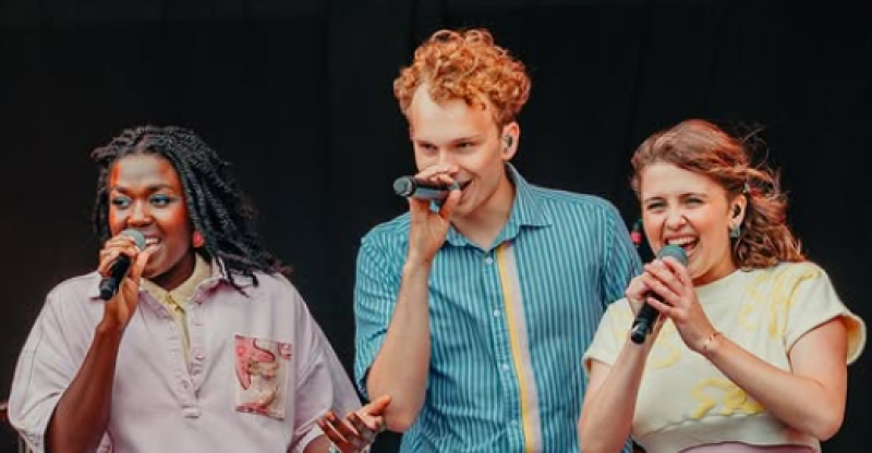 Van “Iedereen klaar” naar “iedereen weg”: VRT schrapt Ketnetband op N-VA-feest na serieuze ophef