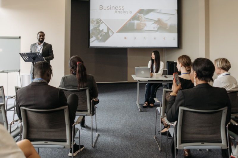Business: begin presentatie nooit met ’n grap (en 9 andere tips)