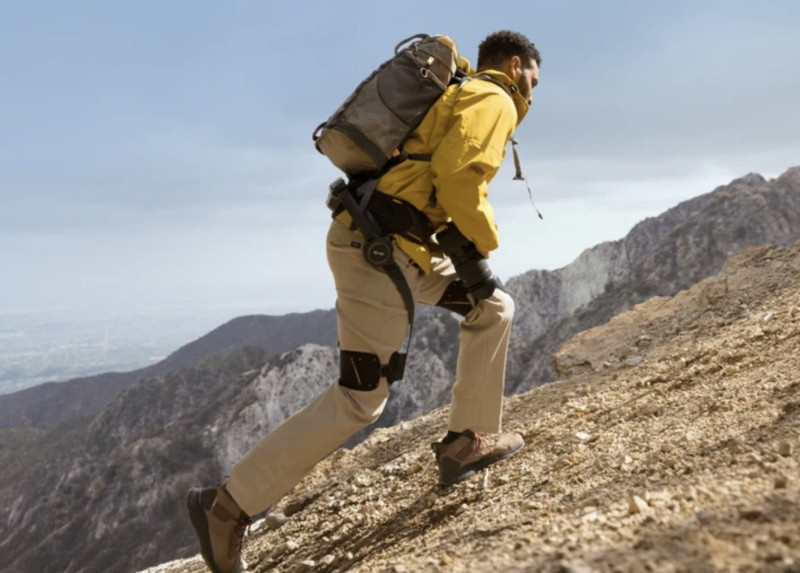 Geen zin meer om zelf een berg op te wandelen? Dit exoskelet geeft je benen extra pk's