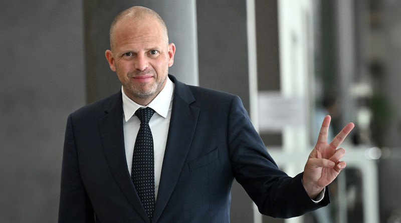 Theo Francken heeft eindelijk zijn terrorist gevonden: het is een festival