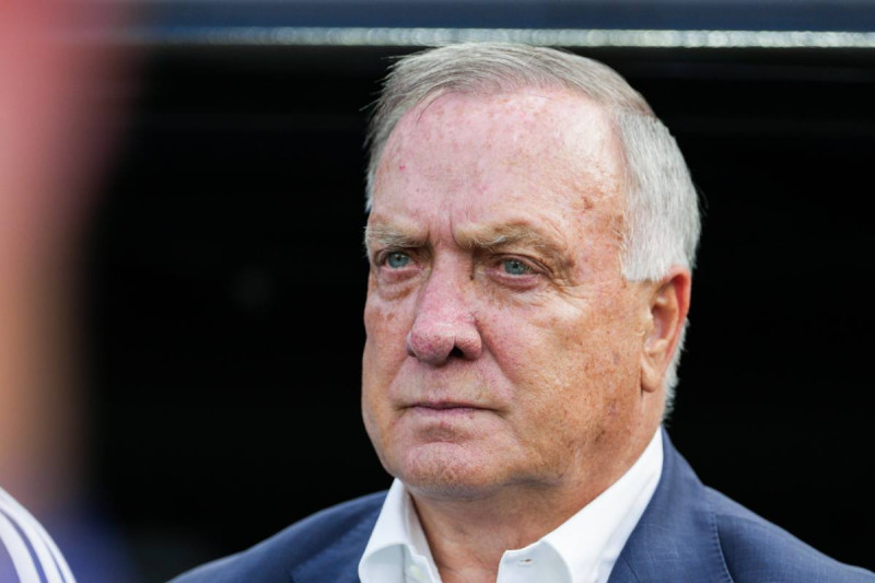 📸 Pensioen? Niet voor Dick Advocaat: 'Kleine Generaal' blijft gewoon doorgaan