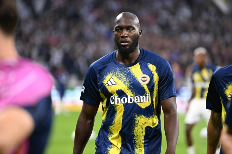 De roze bril is al afgezet: Romelu Lukaku krijgt er stevig van langs in Turkije