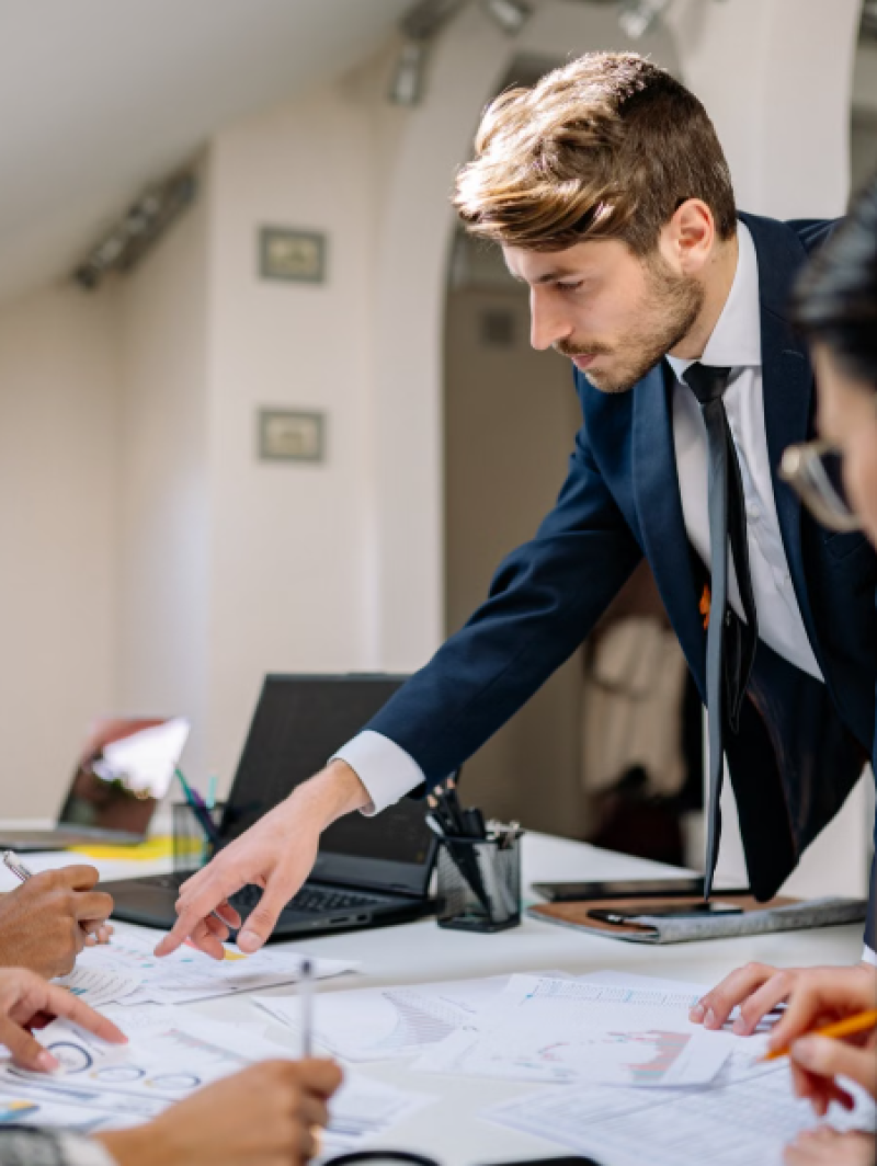 Waarom de beste managers juist vaker toegeven dat ze het zelf niet weten