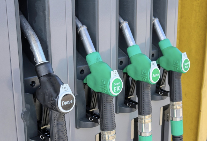 Seuntjes wijst naar Trump voor dure benzine, maar Brussel zit ook in je tank