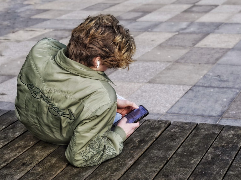 Smartphoneverbod op school? Vlaamse jongeren halen hun verloren schermtijd gewoon thuis weer in