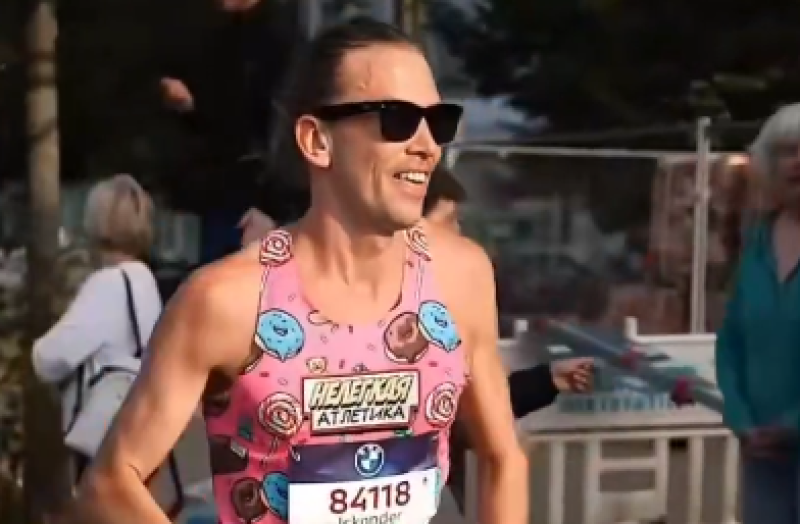 🎥 Sport in beeld: penaltydrama, marathon op Crocs en Thibau Nys in crossmodus