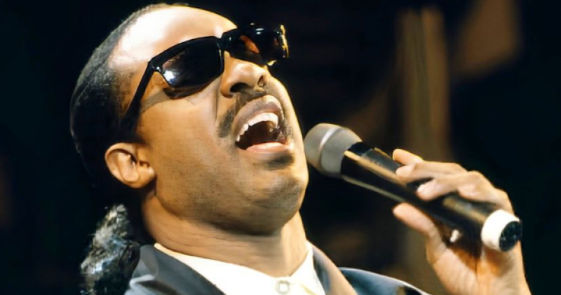 🎥 Stevie Wonder opent na 50 jaar zijn kluis: vier ‘verloren’ nummers duiken op