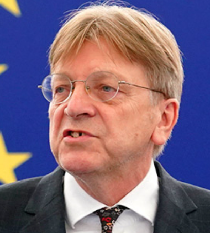 Ex-premier Verhofstadt geviseerd voor foutief inzetten stagiairs: onderzoek EPPO én OLAF