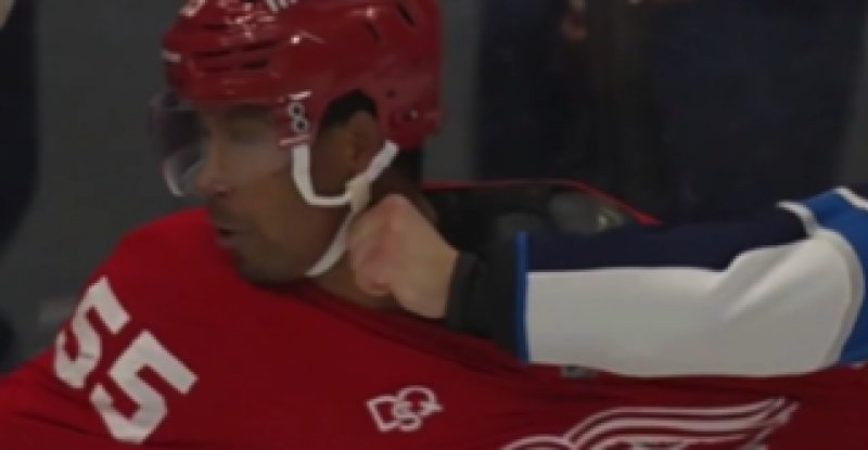 🎥 Sport in beeld: hockeywedstrijd ontaardt in boksmatch, akelige blessure en een GPS die eraan moet geloven