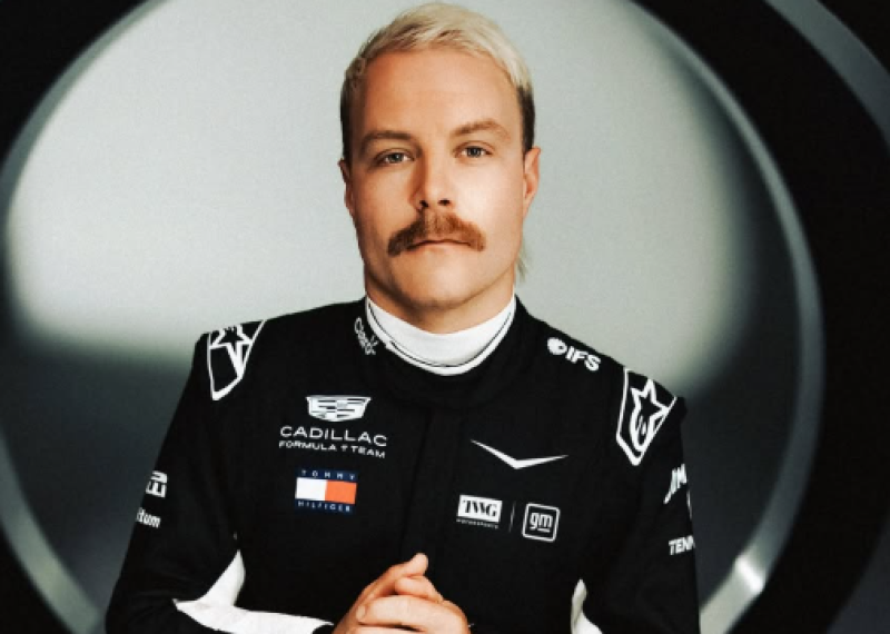 🎥 Wat bezielt Bottas? F1-coureur springt na exit op fiets voor krankzinnige tocht