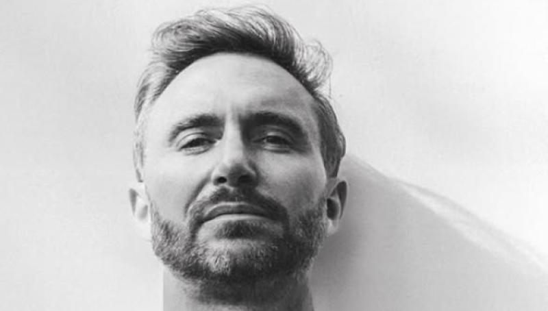 📸 58 jaar en nog altijd nummer één: David Guetta doet het wéér