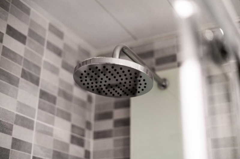 Brussel ontdekt de waterkraan: moet ook je douche straks je gedrag gaan sturen?