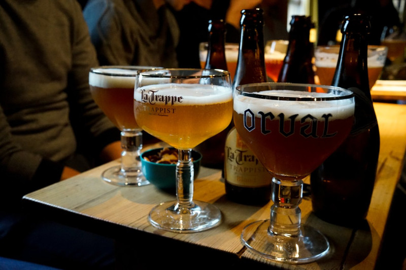 Waarom heeft elk Belgisch bier in godsnaam zijn eigen glas?