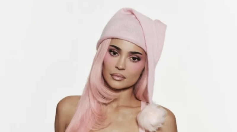 Kylie Jenner trekt opnieuw haar lingerie aan en haalt ‘King Kylie’ van onder het stof