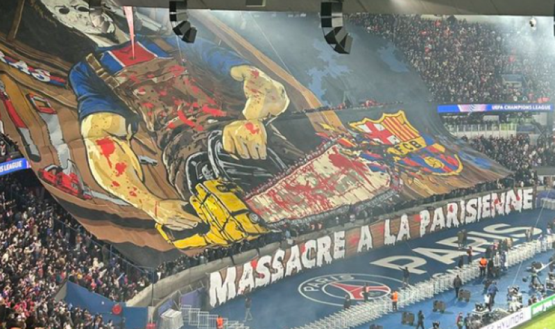 🎥 'Massacre à la Parisienne': PSG-fans zorgen voor enorme ophef met bloederige tifo