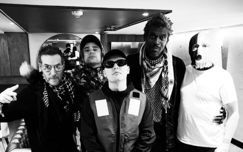 📸 Donkere beats en politieke statements: na bijna 25 jaar keert Massive Attack terug naar Rock Werchter
