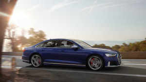 image 4 in Audi S8 gallery