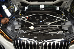 image 3 in BMW X7 gallery