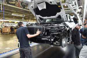 image 6 in BMW X7 gallery