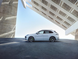 image 4 in Cayenne E-Hybrid gallery