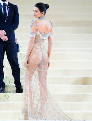 image Kendall-Jenner in DoorkijkJurkje gallery