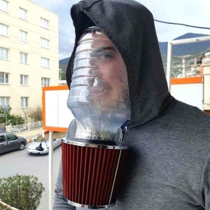 image 18 in eigenaardige mondmaskers gallery