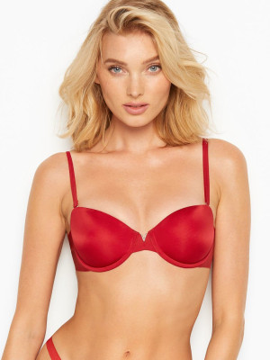 image 16 in Elsa Hosk 112018 gallery