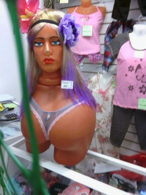 image 18 in etalagepoppen gallery