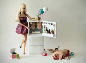 image 2 in foute barbie gallery