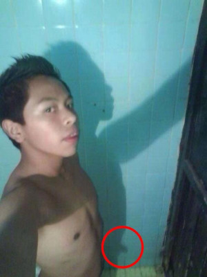 image 12 in foute selfies gallery