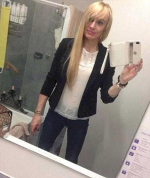 image 2 in foute selfies gallery