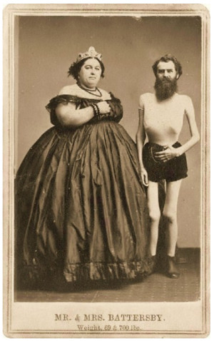 image 8.-Hannah-en-John-Battersby in freaks gallery